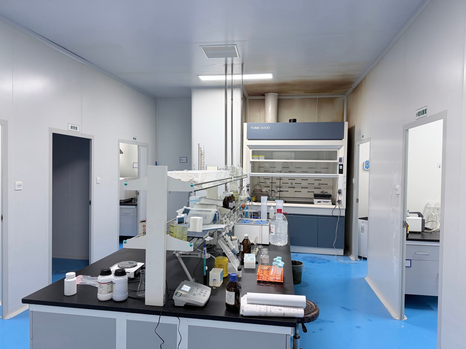 Laboratory equipment environment